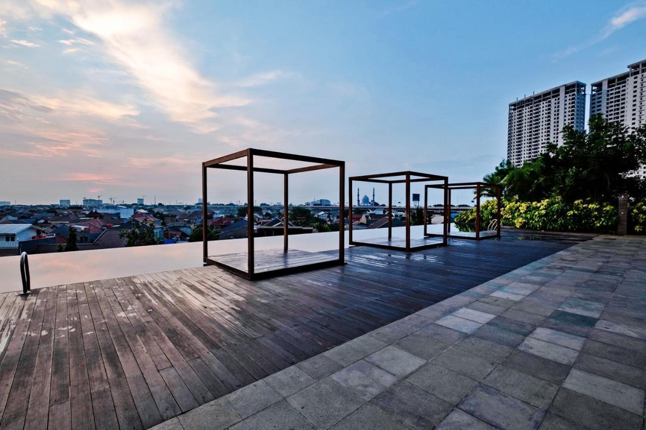 Oyo 3390 Grand Kamala Lagoon Avenue Bekasi